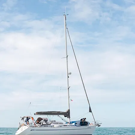 In A Boat - Algarve Ботель *