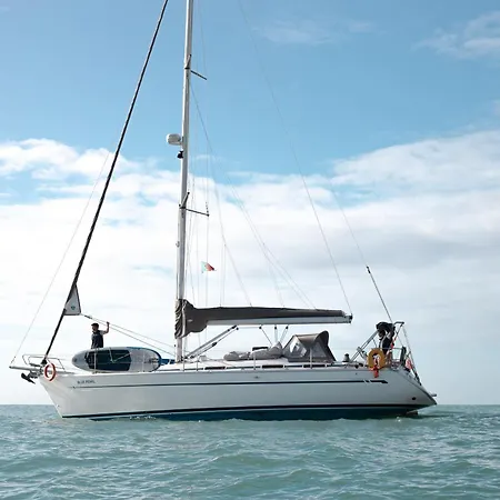 In A Boat - Algarve Ботель *